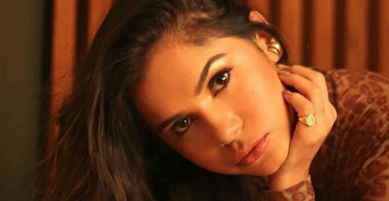 Ex-BBB Gizelly Bicalho sensualiza nas redes com produção cavada de estampa animal: “Chama o Samu”