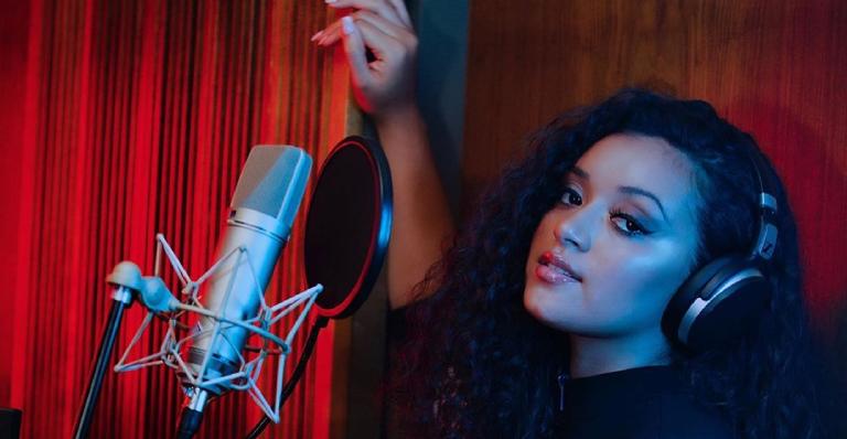 Filha de Xanddy e Carla Perez inicia carreira musical: ”Quase tudo pronto”