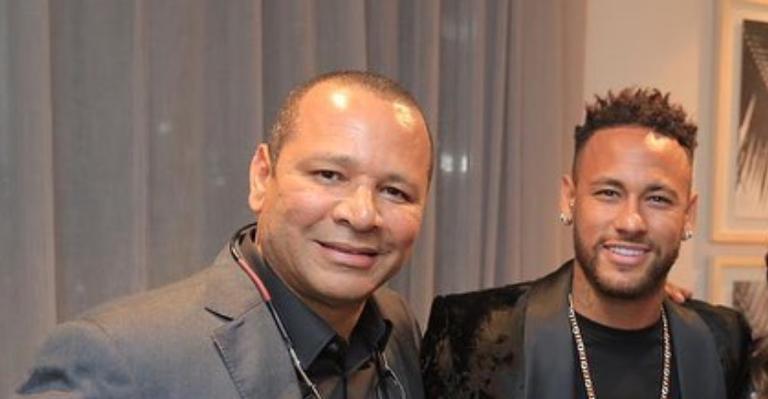 Neymar Jr. recebe torcida especial do pai antes de entrar em campo: ”Divirta-se”