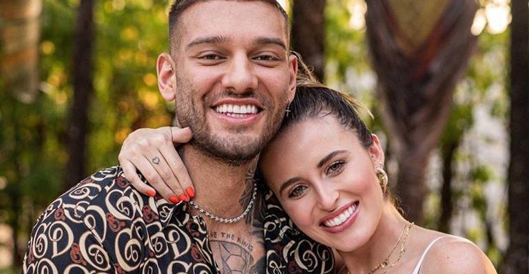 À espera de um menino, Lucas Lucco brinca: “Não puxe o nariz do pai”