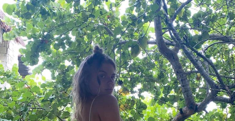 No México, Luísa Sonza posa de biquíni e ostenta bumbum gigante: ”Perfeita”