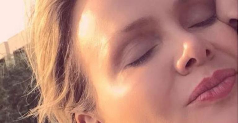 Em clique raro, Eliana protagoniza cena romântica com o noivo, Adriano Ricco: “Que lindos, que amor”