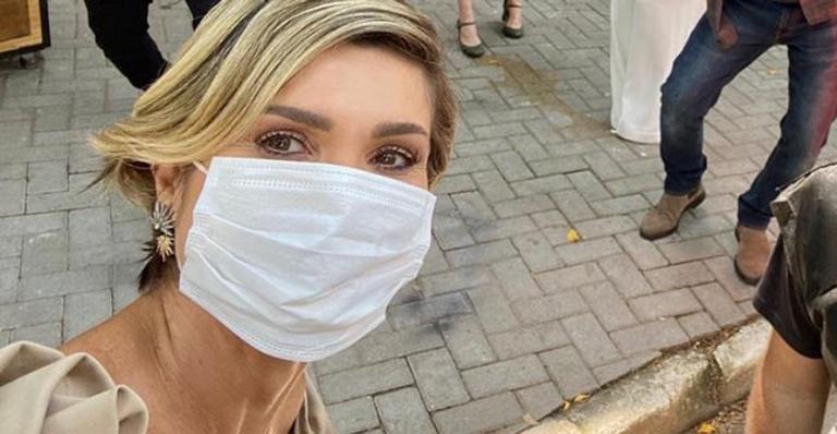 Flávia Alessandra compartilha clique nos bastidores de ‘Salve-se Quem Puder’