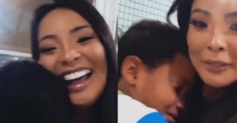 Carol Nakamura emociona web ao publicar vídeo da reação do filho com festa surpresa