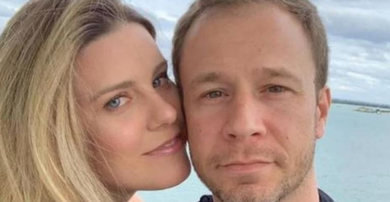 Daiana Garbin completa nove meses de gestação e barrigão no limite impressiona: ”A qualquer momento”