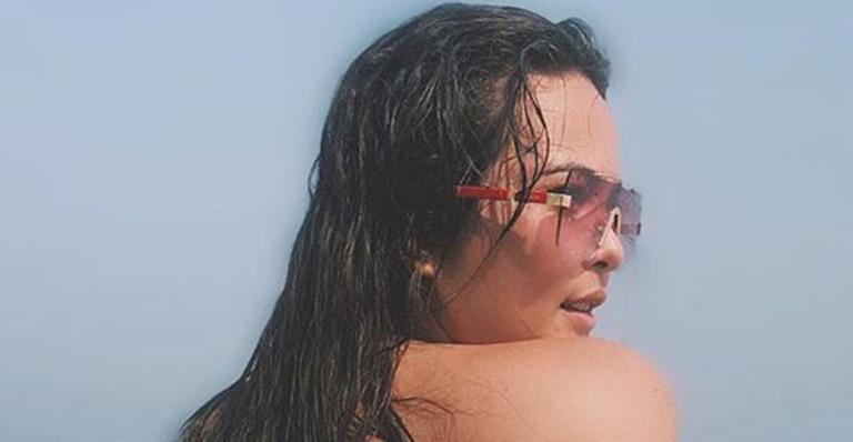 Geisy Arruda doura o bumbum com biquíni fio-dental em clique proibidão: “Obra de arte”