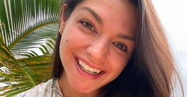 Thais Fersoza surge em antes e depois da época de ‘O Clone’ e surpreende: “Fez harmonização?”