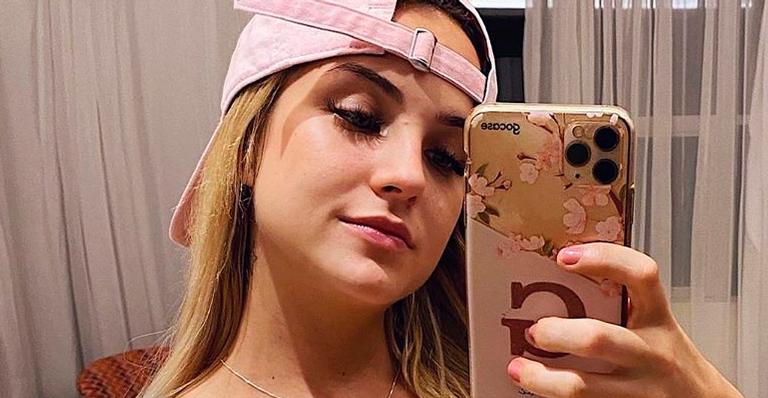 Ex-BBB Gabi Martins arrasa com macaquinho minúsculo e mostra corpão: “Coisa mais linda”