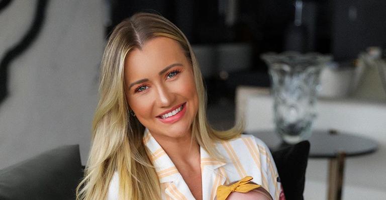 Filha de Ana Paula Siebert faz pose para a foto e encanta a mamãe: “Bebê mais linda do mundo”