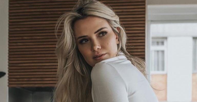 Marcela McGowan relembra vez que ‘brochou’ com rapaz: “Não tirava o olho”
