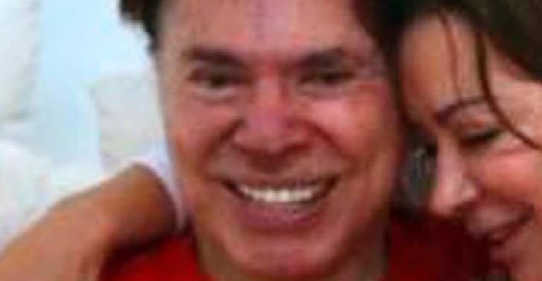 Silvio Santos aparece em raro clique da intimidade com Íris Abravanel: “Casalzão”