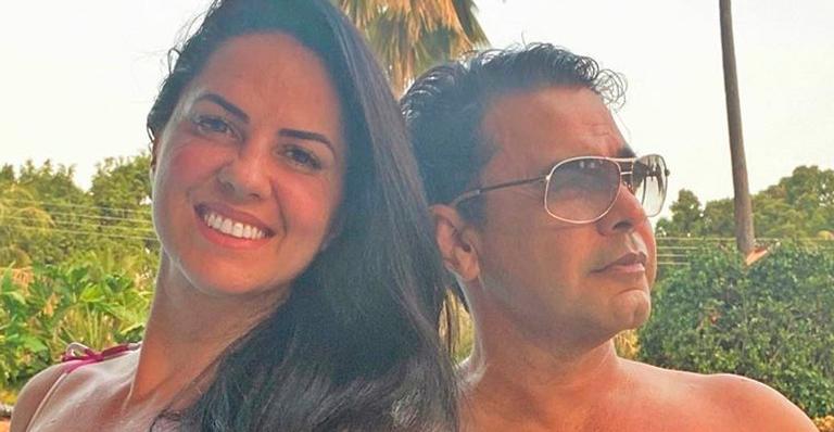 Zezé di Camargo surge em raro clique sem camisa ao lado da noiva e ostenta tanquinho aos 58 anos: “Top”
