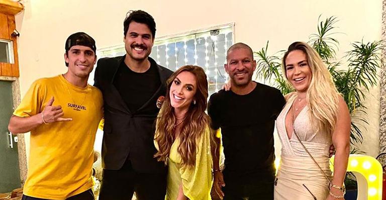 Após superar COVID-19, marido de Nicole Bahls dá festão de aniversário