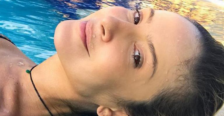 Aos 40 anos, Claudia Leitte elege biquíni sem alças e exibe corpão em dia de piscina: “Beleza única”