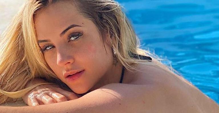 Ex-BBB Gabi Martins posa durante banho de piscina e bumbum rouba a cena: “Tão linda”