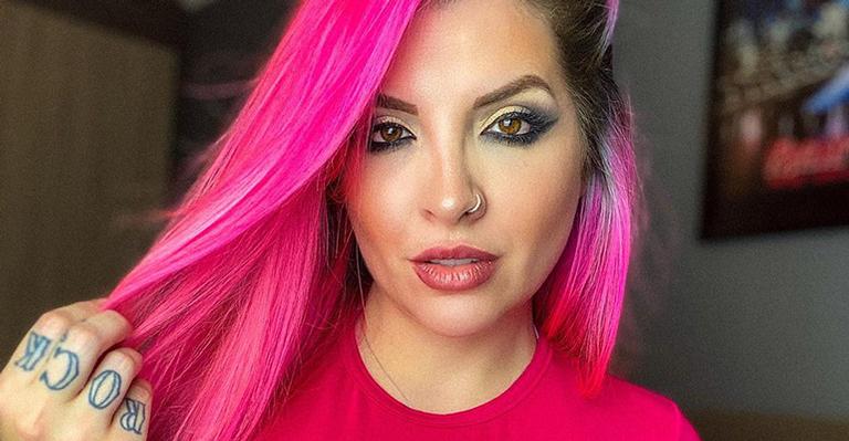 Ex-BBB Clara Aguilar desabafa sobre preconceito por ser cam girl: “Julgada igual uma filha da put*”