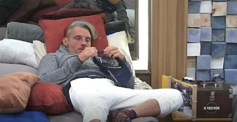 A Fazenda: Juliano detona Mariano após veto de Biel na Prova do Fazendeiro: “Injusto”