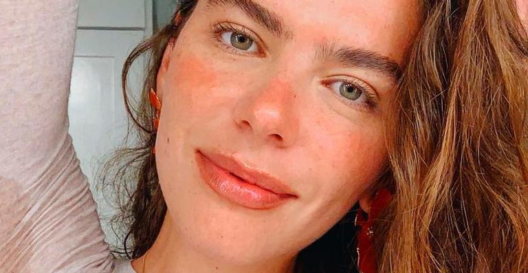 Mariana Goldfarb mostra momento da vida real com manchas de suor: “Sempre de verdade”