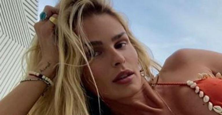 Yasmin Brunet incendeia a web ao sensualizar nas redes com micro biquíni: “Que Deusa, olha esse corpão”