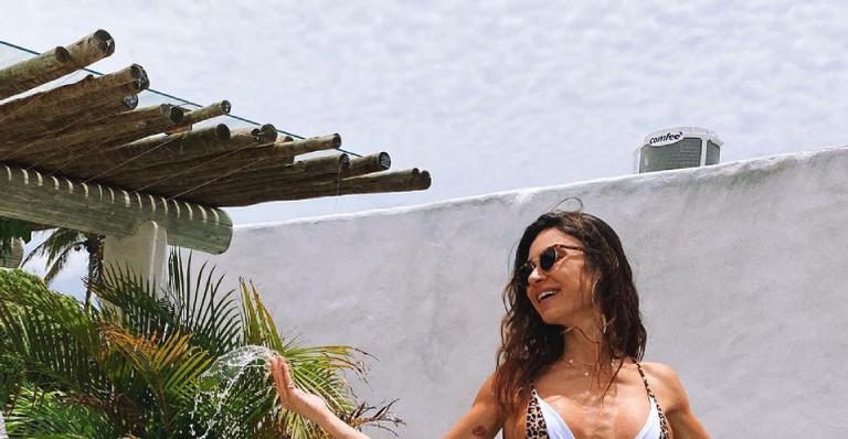 De biquíni, Thaila Ayala ostenta corpo escultural e deixa fãs babando