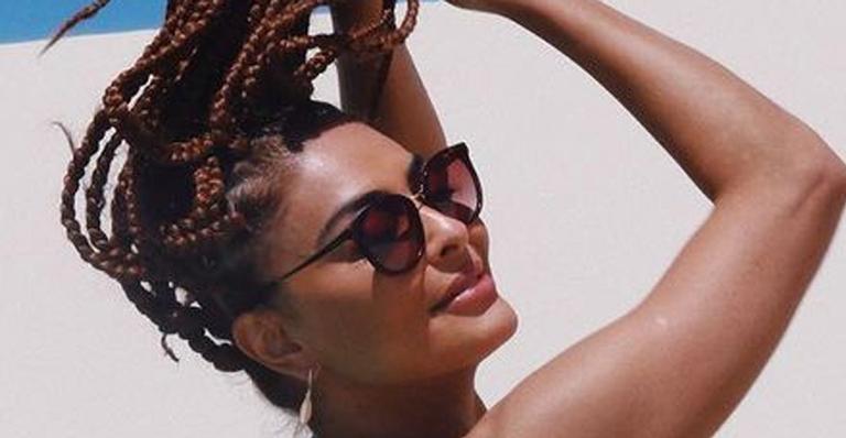 Juliana Paes arrasa de biquíni preto e mostra corpão escultural aos 41 anos: “Um desaforo”