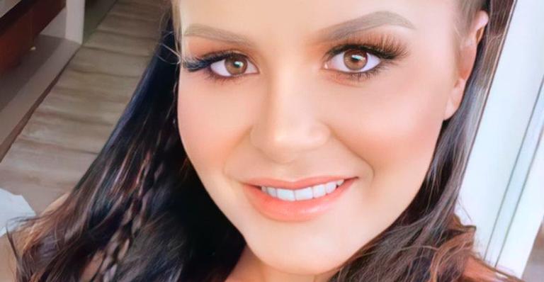 De top curtinho, Maraisa arrasa com decote e barriga sarada à mostra para live: “Mais linda não tem”