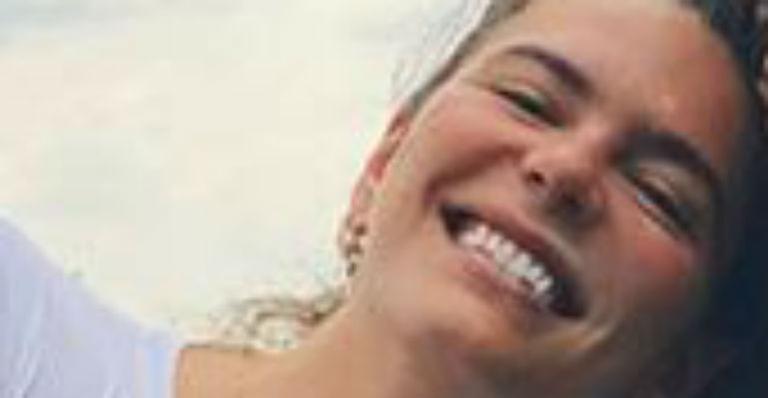 Mariana Goldfarb recebe abraço de Cauã Reymond em cima do carro: “Muita sintonia esse casal”