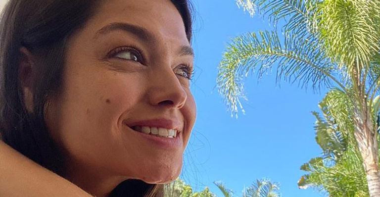 Thais Fersoza surge com sorriso tímido e faz desabafo misterioso: “Que eu consiga ser uma pessoa melhor”