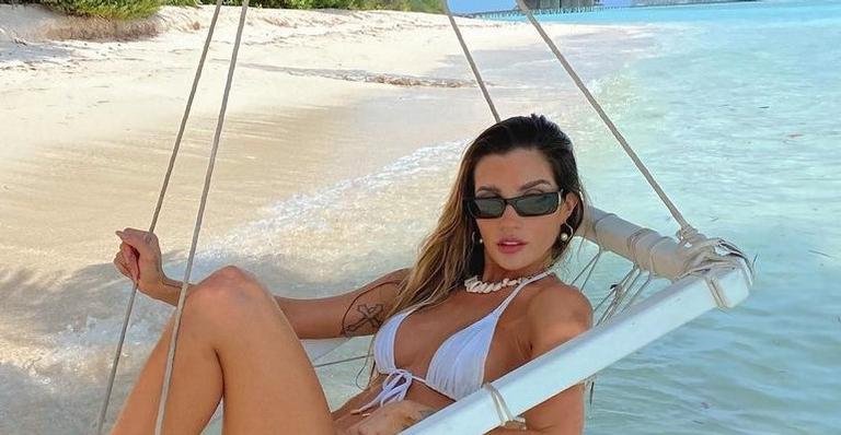 Nas Maldivas, ex-BBB Aline Gotschalg aproveita hotel luxuoso com diária de R$ 14 mil