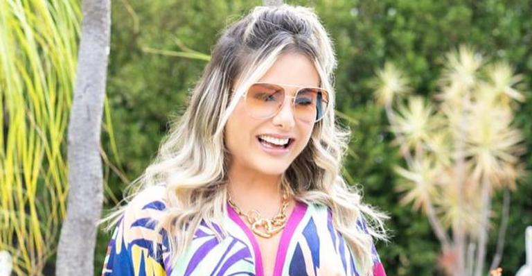 Poderosa! Esposa de Leonardo deixa barriguinha chapada à mostra em look elegante: ”Gata!”