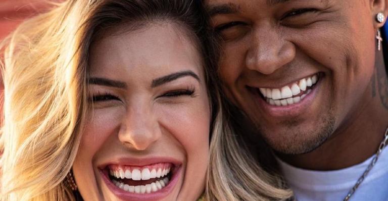 Leo Santana e Lore Improta roubam a cena ao surgirem dançandando nova canção do cantor
