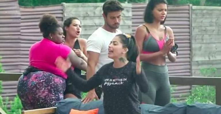 A Fazenda: Após momento cruel, peão revela que Raissa Barbosa se recusou a tomar medicação: “Gatilho”