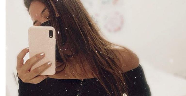 Geisy Arruda posa mascarada, mas é calcinha cavadíssima quem rouba a cena: “Dei zoom”