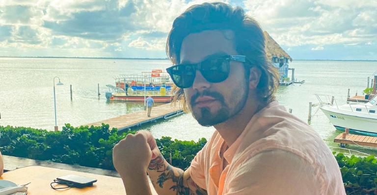 Após separação, Luan Santana curte viagem ao México: ”Para o alto”