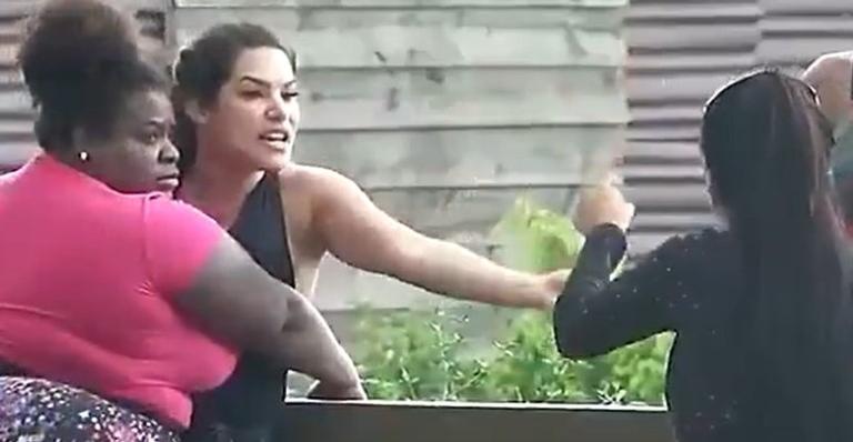 A Fazenda: Raissa Barbosa ganha apoio de artistas após crise com Mirella: “Irresponsabilidade”