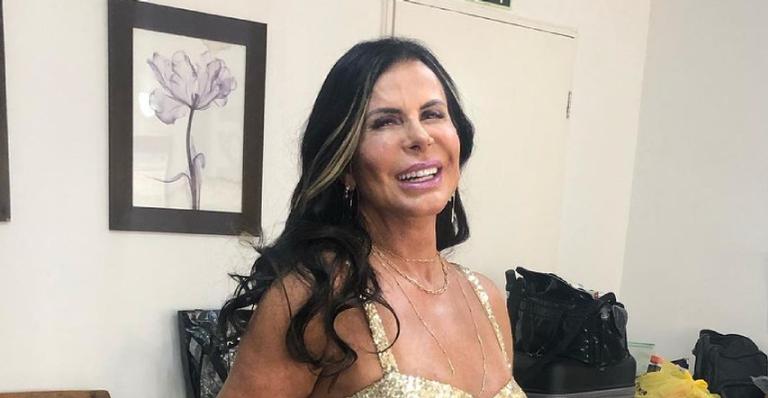 Aos 61 anos, Gretchen mostra físico musculoso em look justinho e pernões gigantes roubam a cena