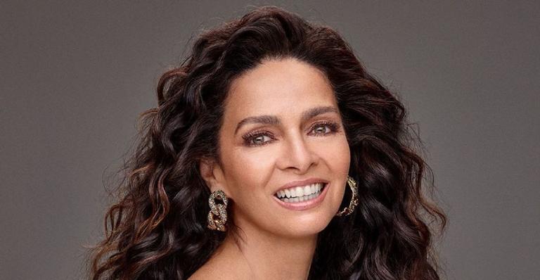 Radicalizou! Claudia Ohana muda visual e surge loira em novos cliques