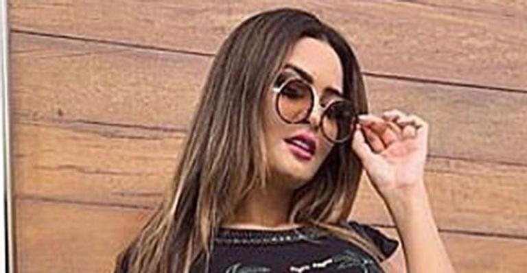 Geisy Arruda sai de casa com minissaia e saltão e exibe corpaço na web: “Vestida para causar”