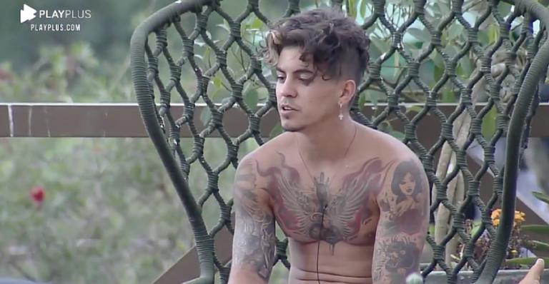 A Fazenda: Biel vira chacota após criticar Lidi: ”Protege os animais, mas chama de vaca”