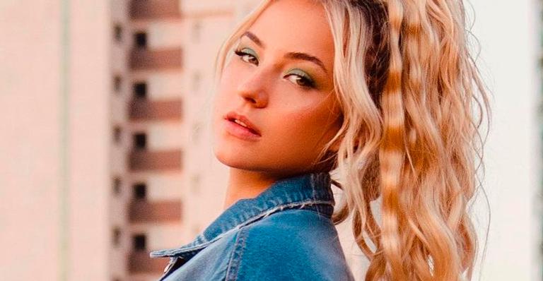 Ex-BBB Gabi Martins posa de body cavadíssimo e deixa bumbum empinadinho roubar a cena: “Deusa”
