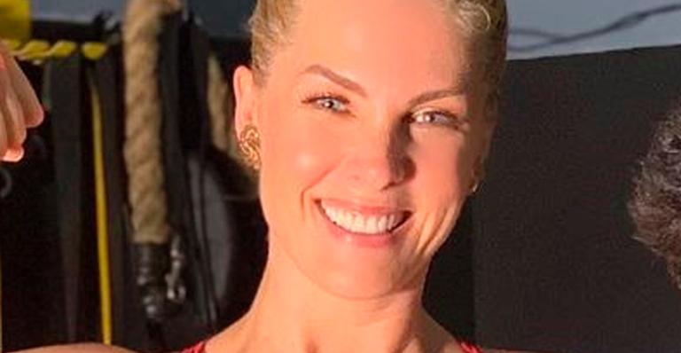 Ana Hickmann mostra resultados de sessão de exercícios e abdômen sarado chama atenção: “Que corpão”
