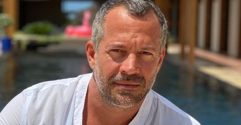Malvino Salvador testa positivo para Covid-19 após viagem a Fernando de Noronha
