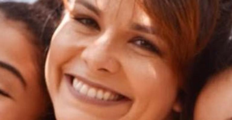 Samara Felippo reúne as filhas em ensaio e emociona fãs com desabafo: “Caindo e levantando juntas”