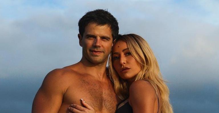 Sabrina Sato e Duda Nagle trocam beijão de cinema e ostentam físicos invejáveis: ”Maravilhosos!”