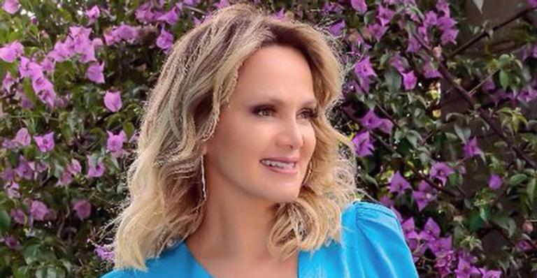 Aos 46 anos, Eliana aposta em vestido transparente e exibe corpo sequinho: “É a patroa”