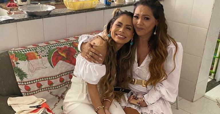 Lexa visita casa que vivia antes da fama: ”Não tínhamos cama”