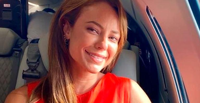 Paolla Oliveira posa deslumbrante em avião de luxo e gera comentários: “Ostentando”
