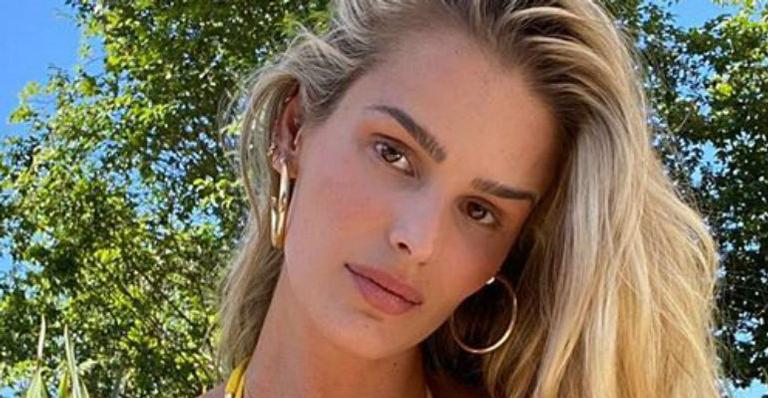 Yasmin Brunet usa biquíni amarelo cavadíssimo e choca: “Não tem condição”