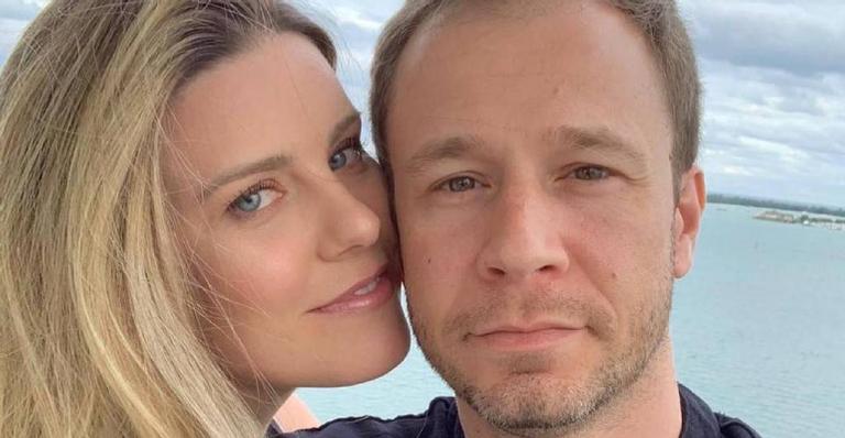 Daiana Garbin mostra primeira foto de Lua, sua filha com Tiago Leifert: “Amor indescritível”