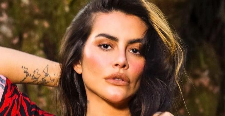 Ousada, Cleo dá boa noite e posa totalmente nua em sua cama: “Espetáculo”